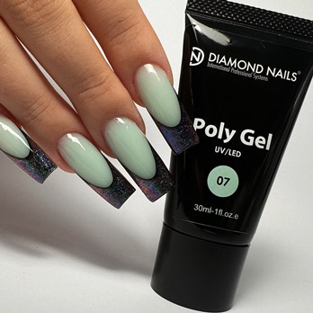 Hogyan Használható a Diamond Nails Polygel a Reverse Tipp Technikában?