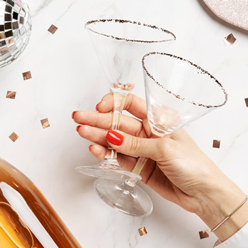 Kreatív Műköröm Tippek Szilveszterre: Új Díszítési Ötletek és Trendek 2023-ban