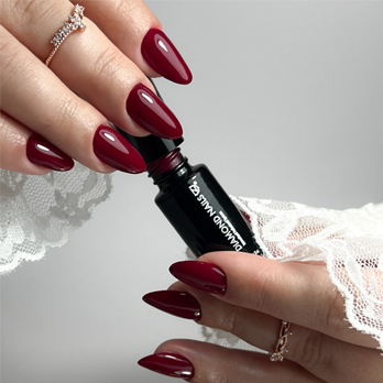 Fedezd fel a Diamond Nails titkát: A tökéletes műköröm alapanyagok 5 alapszabálya