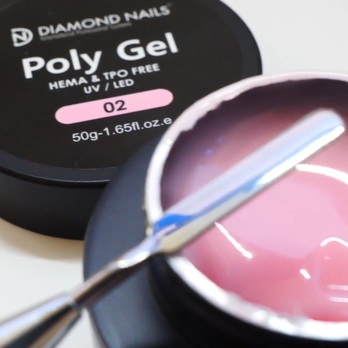Video - Rózsaszín Polygel 02 – Tartós és elegáns acrylgel a Diamond Nails-től